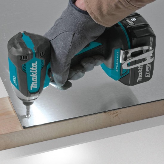 Makita XDT131 18V LXT Lithium-Ion Brushless Cordless Impact Driver Kit (3.0Ah)